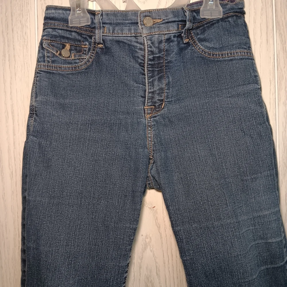 Not your daughter's jeans size 4 Capri dark blue denim with lift tuck technology - Picture 2 of 9